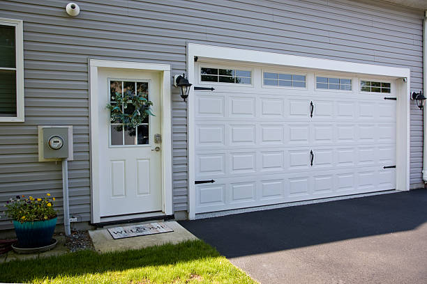 24/7 Emergency Garage Door Panel Replacement experts in Lexington, MN